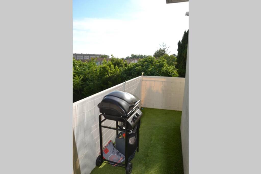 Appartement lumineux et calme avec terrasse Avignon Extérieur photo
